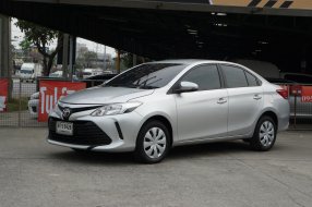 ขาย รถมือสอง 2017 Toyota VIOS 1.5 J รถเก๋ง 4 ประตู 